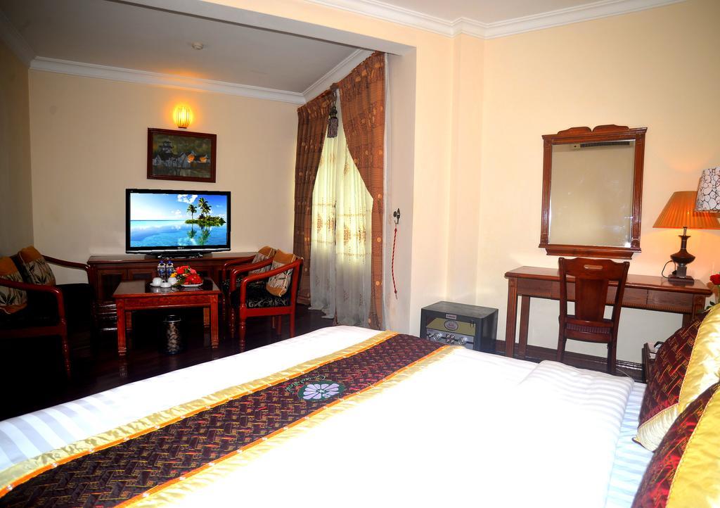 Central Hotel Куанг Нгай Екстериор снимка