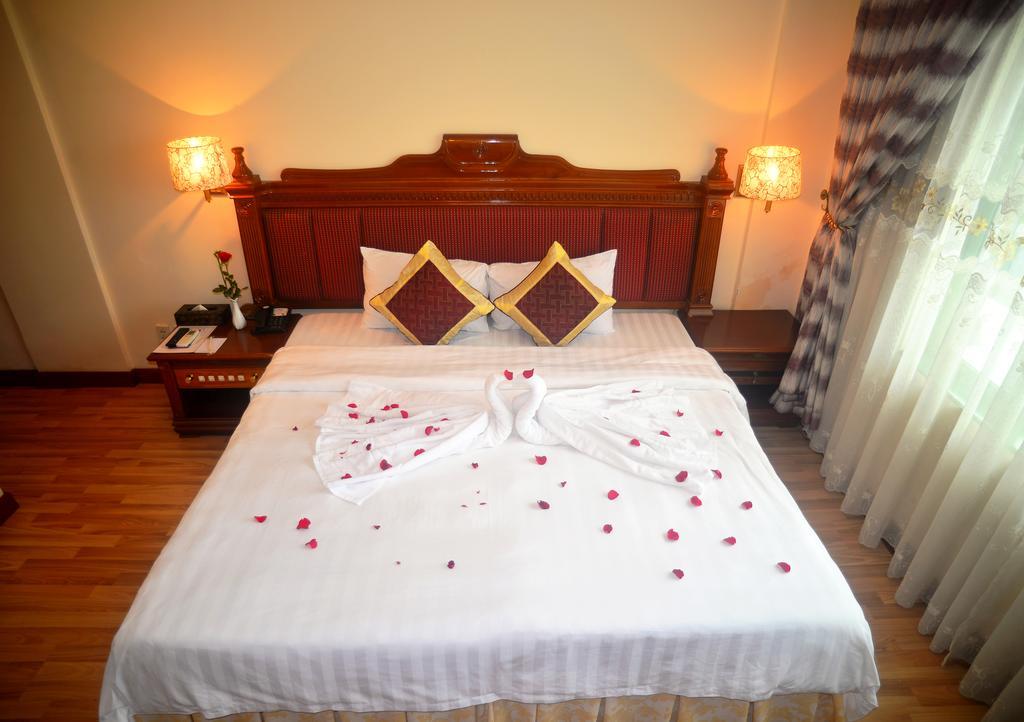 Central Hotel Куанг Нгай Екстериор снимка