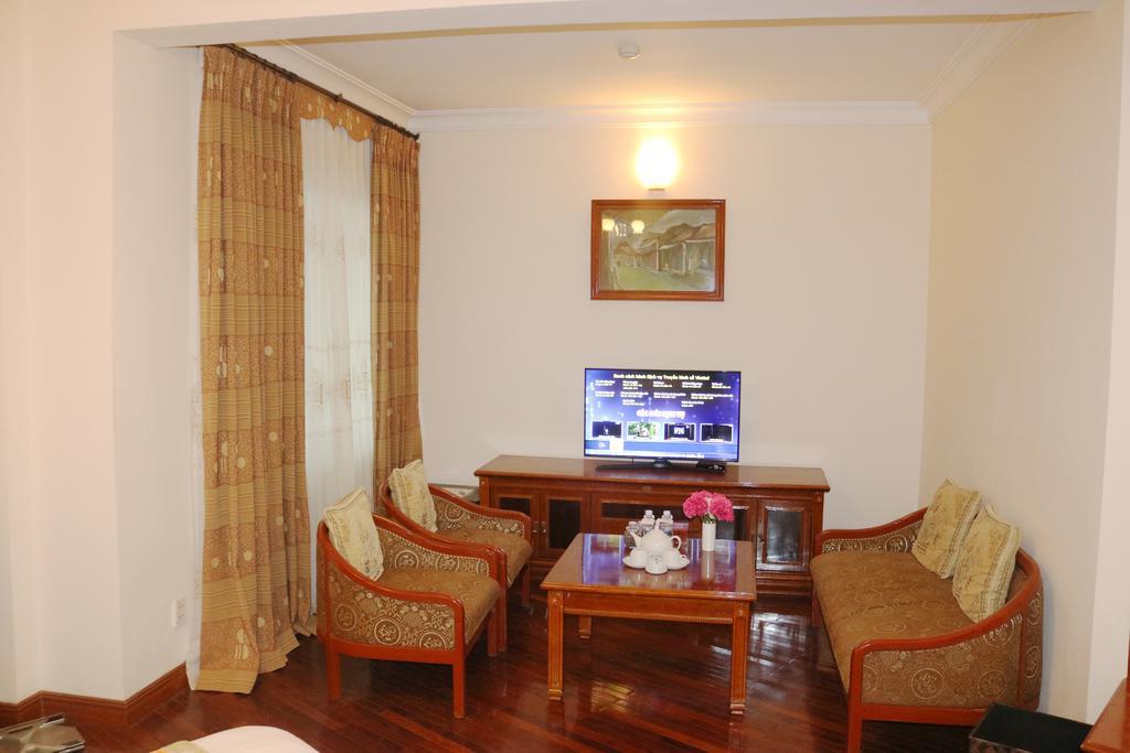 Central Hotel Куанг Нгай Екстериор снимка