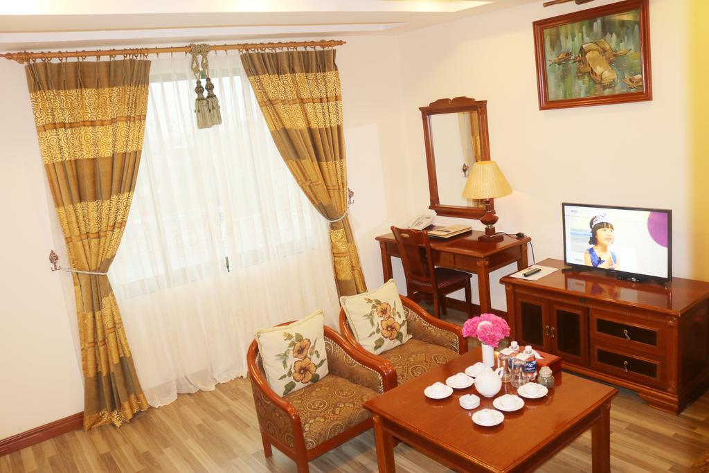 Central Hotel Куанг Нгай Екстериор снимка