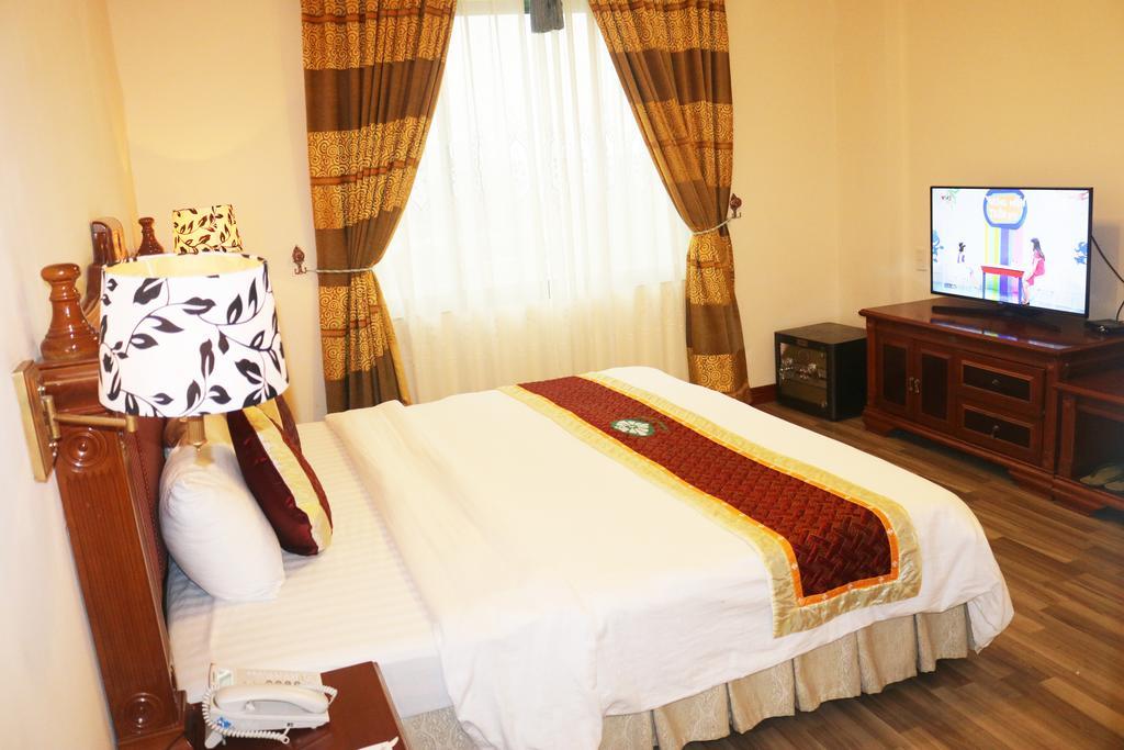 Central Hotel Куанг Нгай Екстериор снимка
