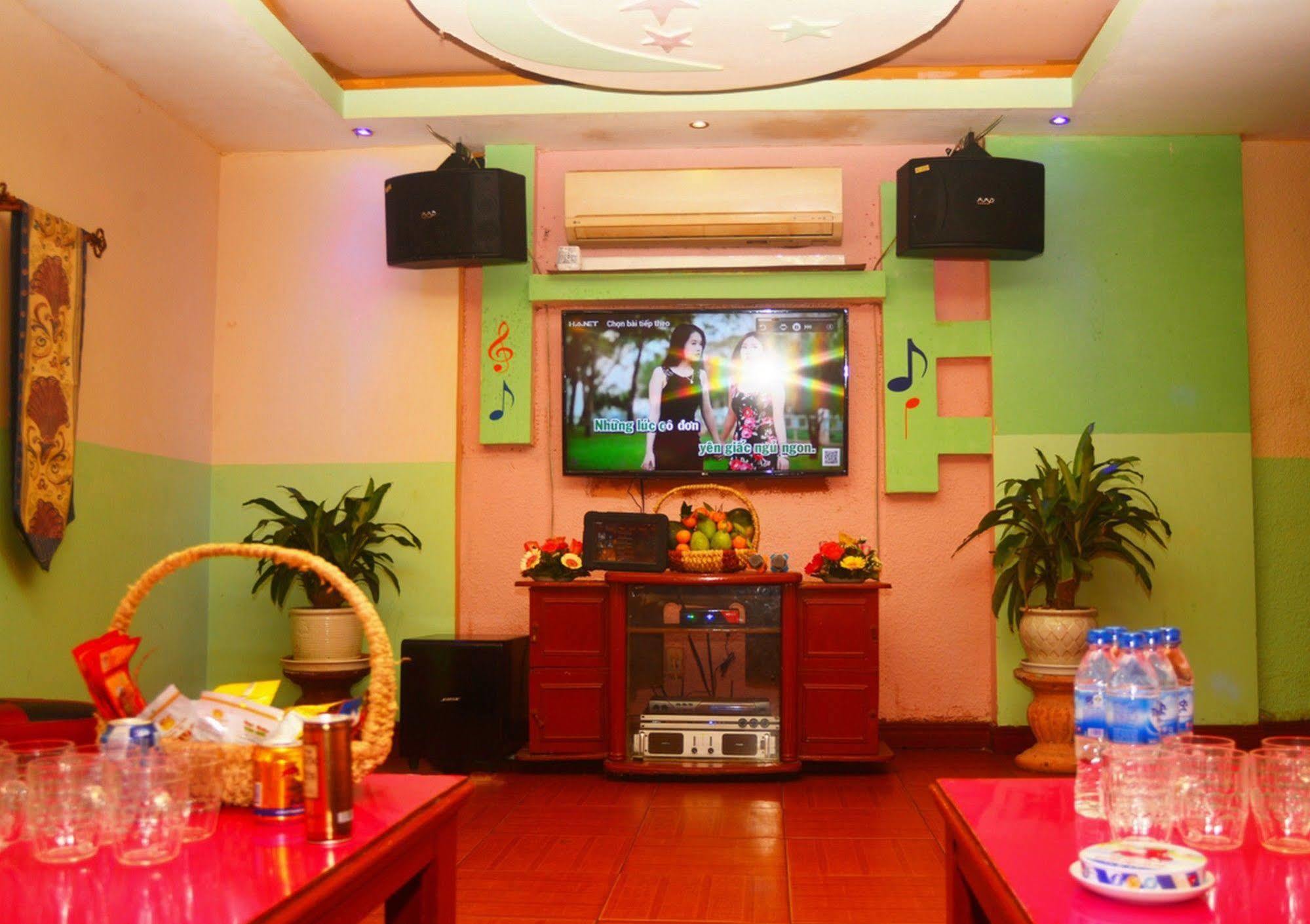 Central Hotel Куанг Нгай Екстериор снимка