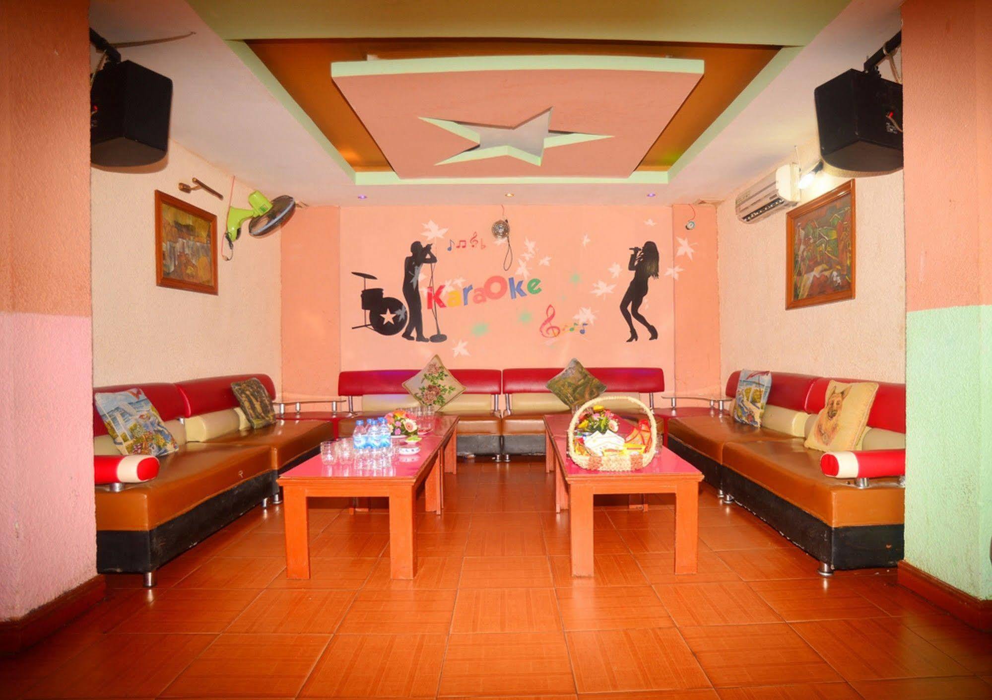 Central Hotel Куанг Нгай Екстериор снимка