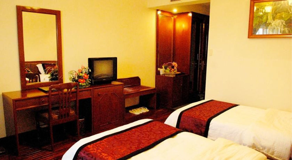 Central Hotel Куанг Нгай Екстериор снимка