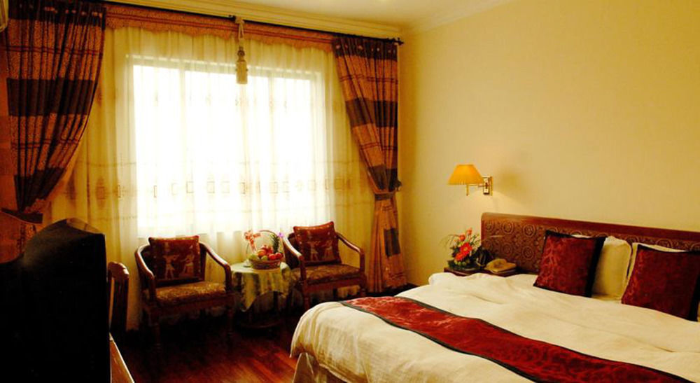 Central Hotel Куанг Нгай Екстериор снимка