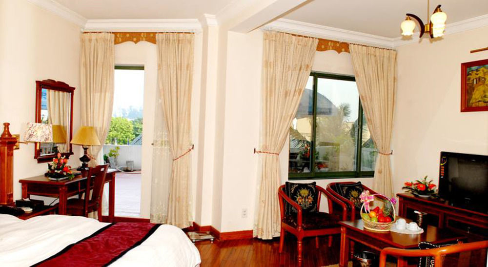 Central Hotel Куанг Нгай Екстериор снимка