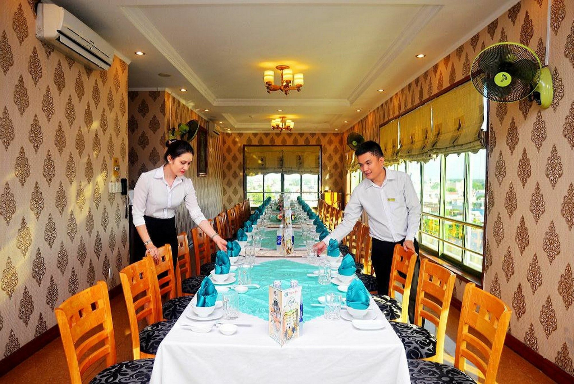 Central Hotel Куанг Нгай Екстериор снимка